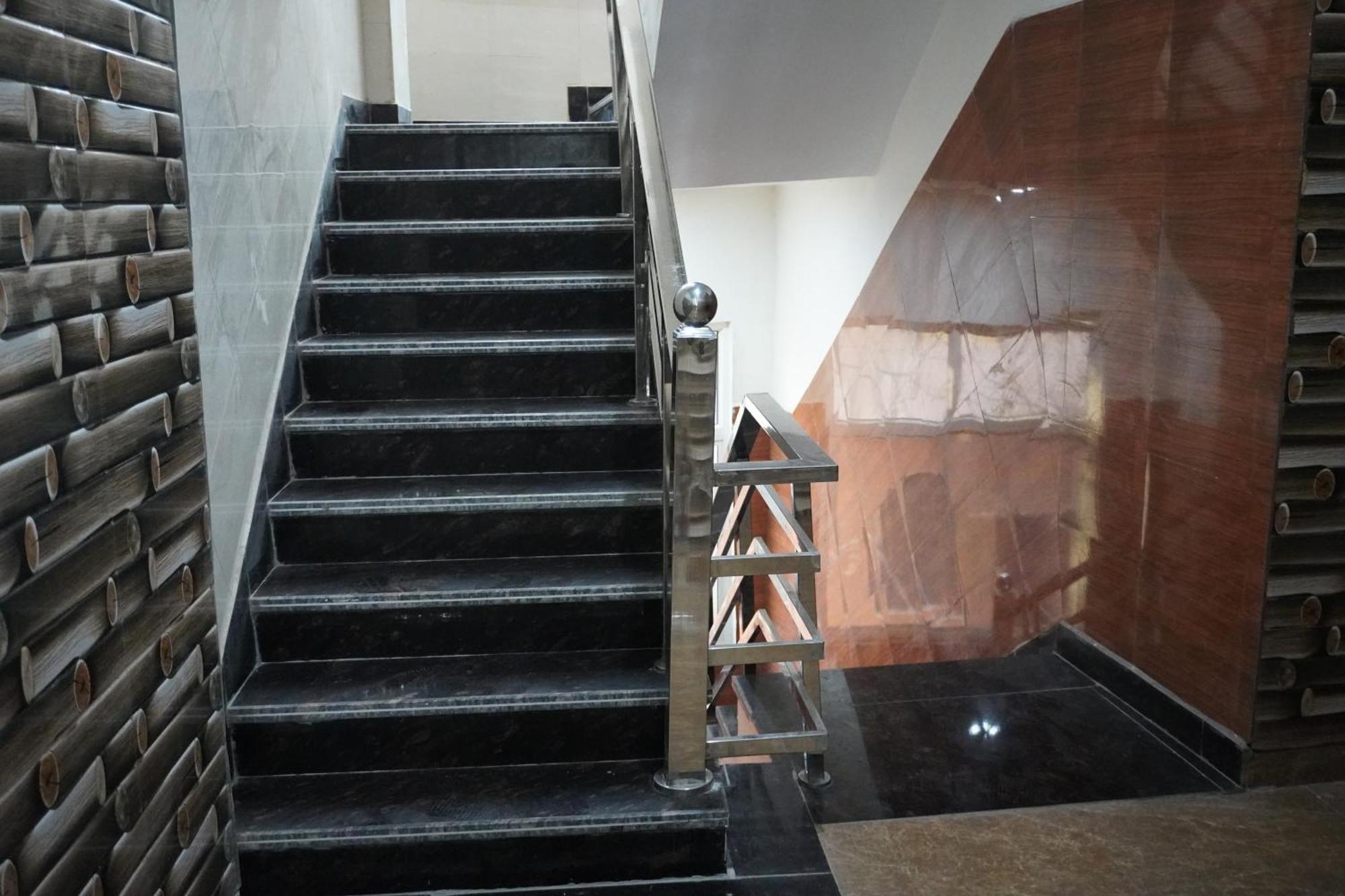 מלון Vrindāvan Shree Radha Rani Dham, Near Iskcon And Prem Mandir מראה חיצוני תמונה